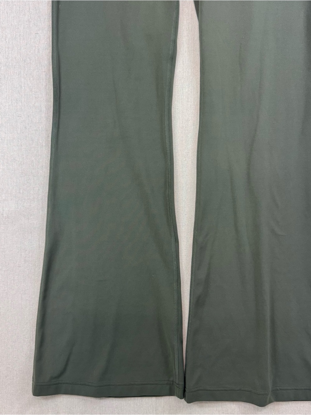 Lululemon Groove Super-High-Rise Flared Pant Nulu Dark Forest Sz 10 Long - Picture 4 of 11